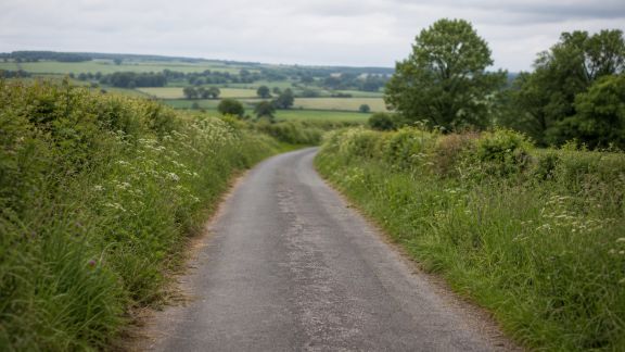 Dix petites routes oubliées pour explorer la campagne autrement
