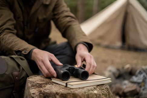 Repérer la faune autour de son campement : techniques d’observation