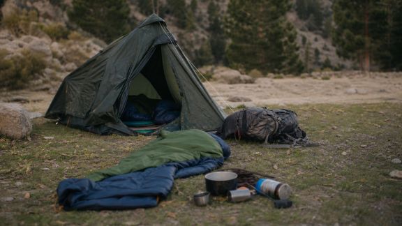 Erreurs fréquentes lors d’un premier bivouac sauvage et comment les éviter