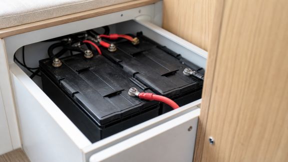 Que faut-il savoir avant d’ajouter une seconde batterie à bord