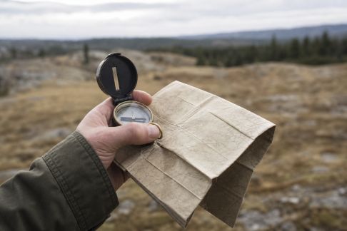 Comment se repérer et naviguer en zone isolée sans GPS