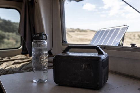 Gérer l’autonomie en eau et électricité pendant un long voyage